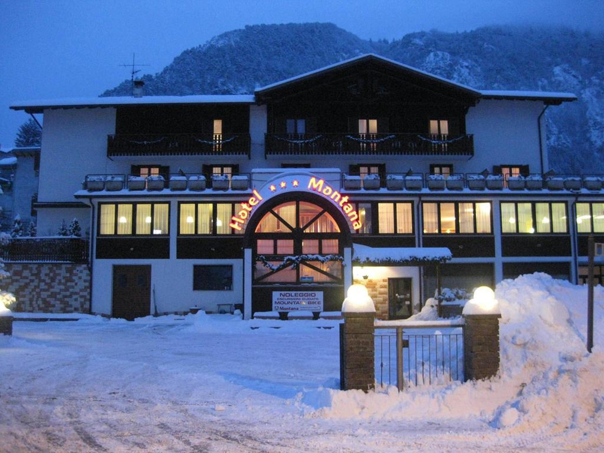 Hotel & Residence Montana Fai della Paganella Eksteriør bilde
