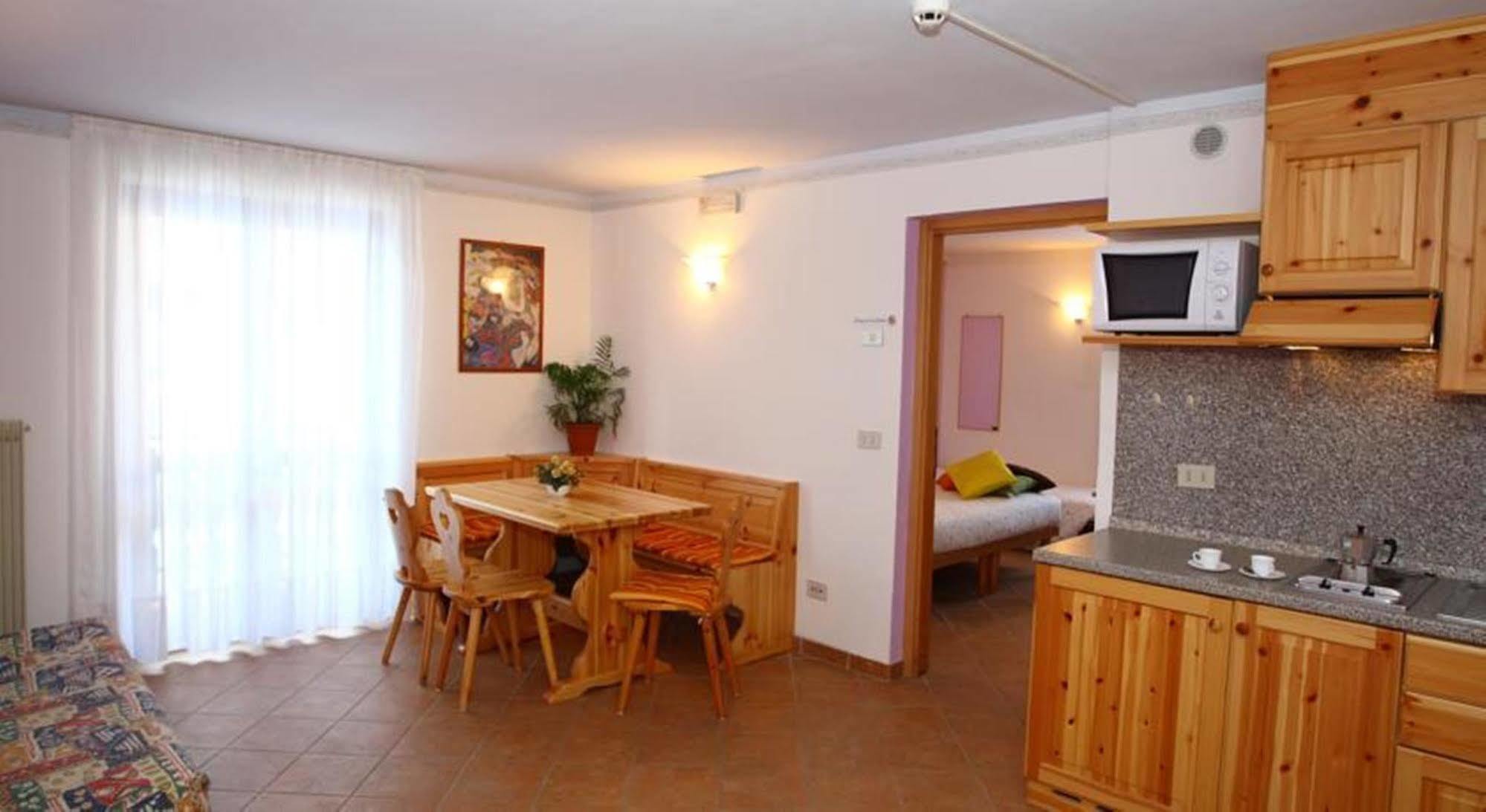 Hotel & Residence Montana Fai della Paganella Eksteriør bilde