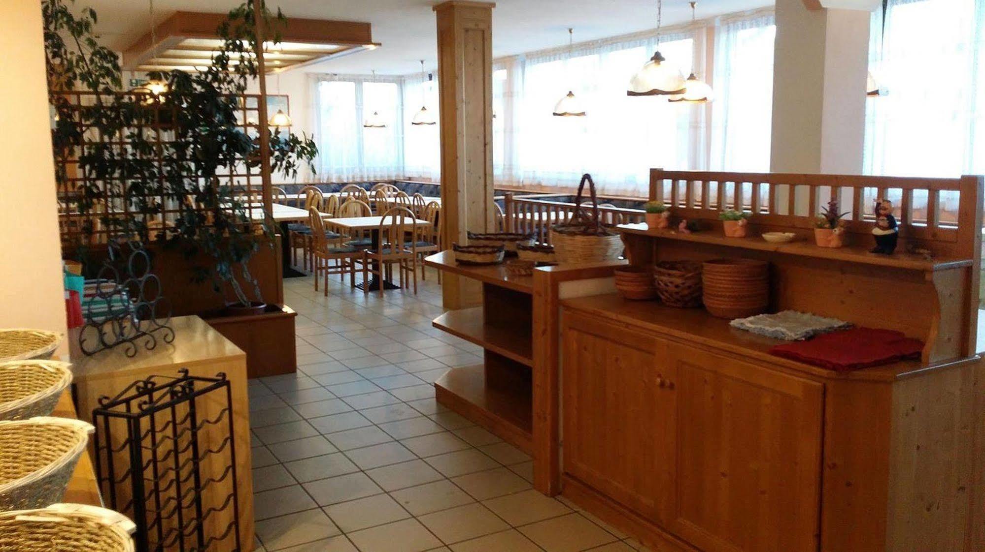 Hotel & Residence Montana Fai della Paganella Eksteriør bilde